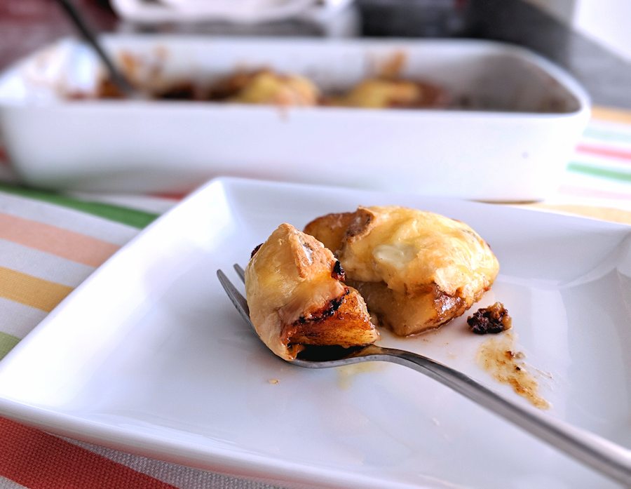 Spiced Pears With Blue Cheese Recipe Cuisine Fiend